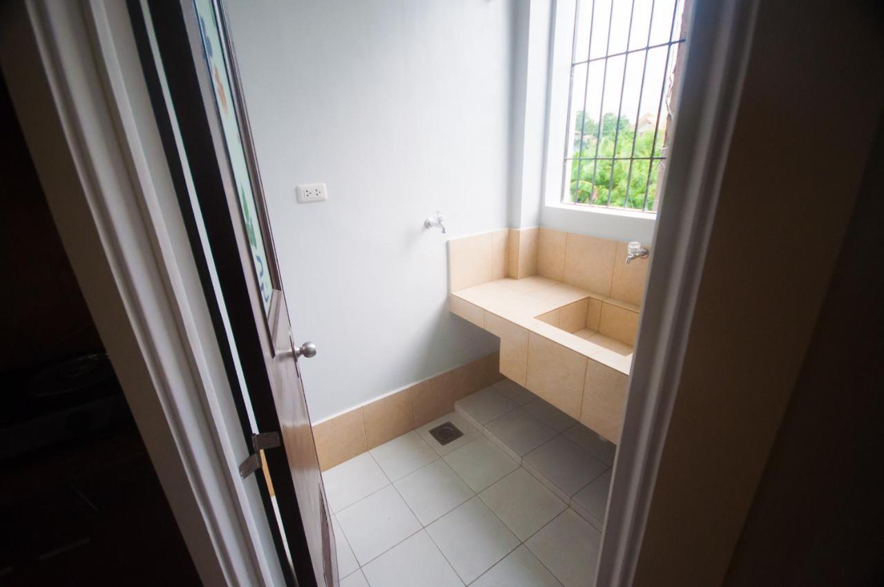 Nf Suites Davao Zewnętrze zdjęcie